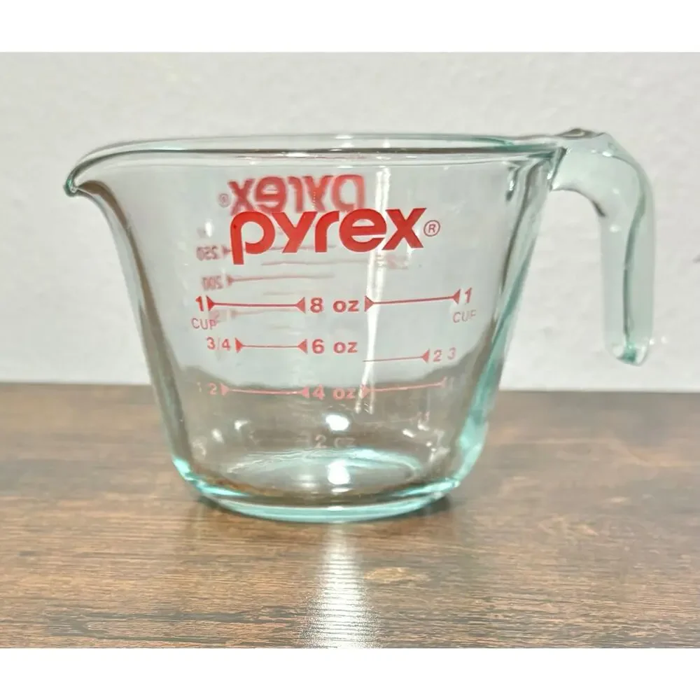 Vintage Pyrex 1 cup/250ml Glass Measuring Cup Open Handle USA